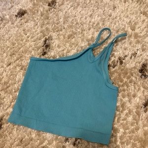 Two straps on one shoulder!